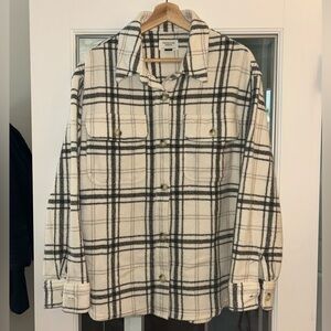 American Eagle Outfitters Cream and Black Plaid Fleece Button Up